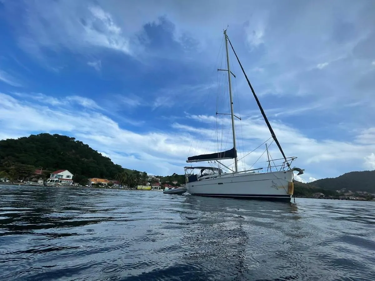 Le Voilier Dans La Baie Des Saintes Hotel Terre-De-Haut Guadeloupe