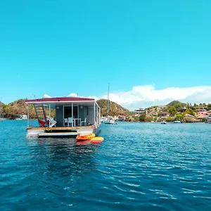Bateau-hôtel Aqualodge, Les Saintes, De, Terre-De-Haut